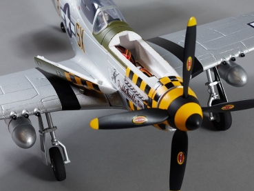 DB003PG DERBEE P51D-Mustang 75cm PNP gelb Warbird