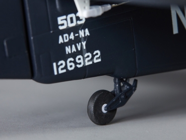 DB005PB DERBEE A1-Skyraider 80cm PNP blau Warbird