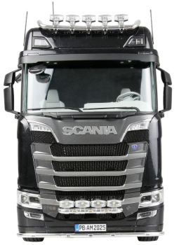 22734 Scania 770 S Zugmaschine 6x6 1:14 RTR schwarz