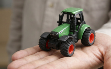 22790 Traktor aus Metall mit Anhänger 1:64