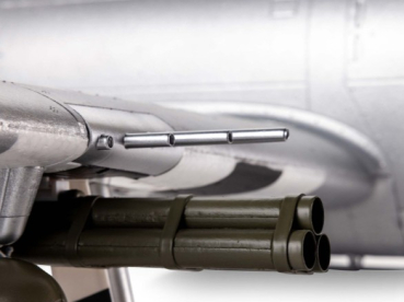 EFL08450 P-47 Razorback 1,2m AS3X/SAFE BNF basic