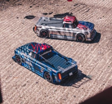 Arrma INFRACTION 6S BLX V2 in blau und grau