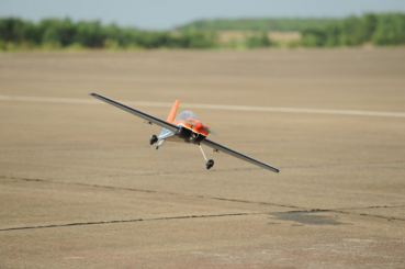 PH096 Phoenix SBACH-342 1,42m ARF orange/schwarz