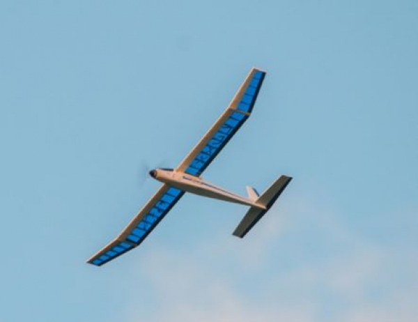 132700 LUXX Elektrosegler 1,3 mtr. Bausatz