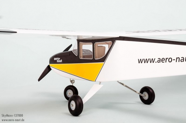 137000 SkyMAXX Trainermodell 1,55m Laserkit