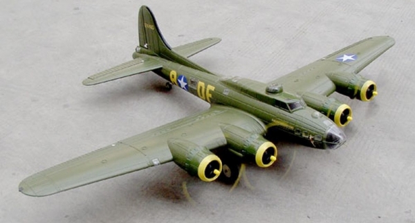 207054 B-17 Flying Fortress EPO 1875 mm grün PNP