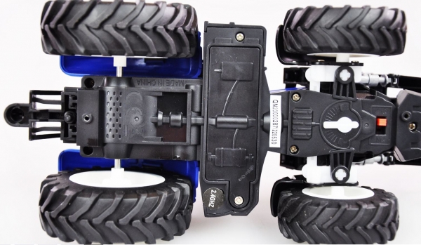 22596 RC TRAKTOR FRONTLADER MIT PALETTENGABEL, LICHT & SOUND, 1:24 RTR