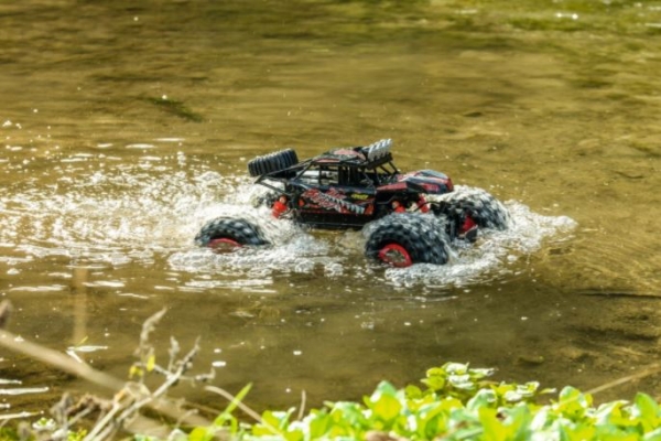 404130 THE-BEAST Swim-Crawler 1:12 rot/schwarz
