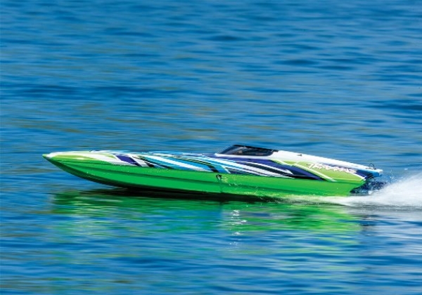 TRX57046-4GRNX Rennboot DCB M41 40