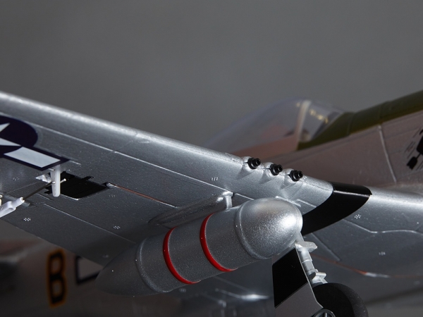 DB003PG DERBEE P51D-Mustang 75cm PNP gelb Warbird