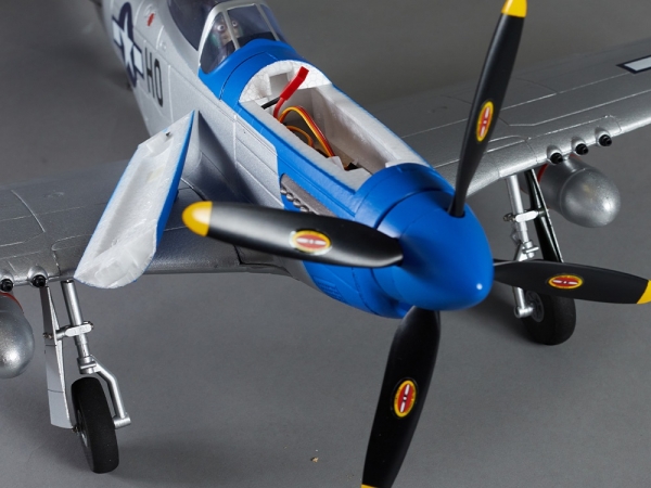 DB004PB DERBEE P51D-Mustang 75cm PNP blua Warbird
