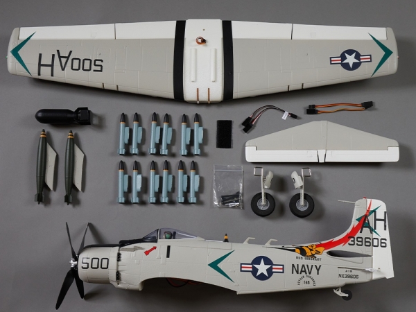 DB006PG DERBEE A1-Skyraider 80cm PNP grau Warbird