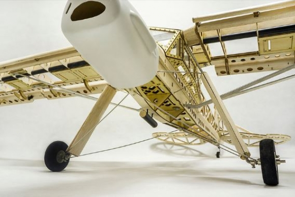 213006 FIESELER Fi-156 Storch 16m Kit