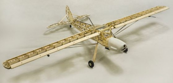 213006 FIESELER Fi-156 Storch 16m Kit