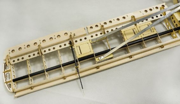 213006 FIESELER Fi-156 Storch 16m Kit