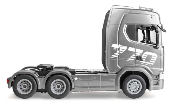 22809 Scania 770 S Zugmaschine + Tieflader-Sattelauflieger 6x4 1:24 RTR siber