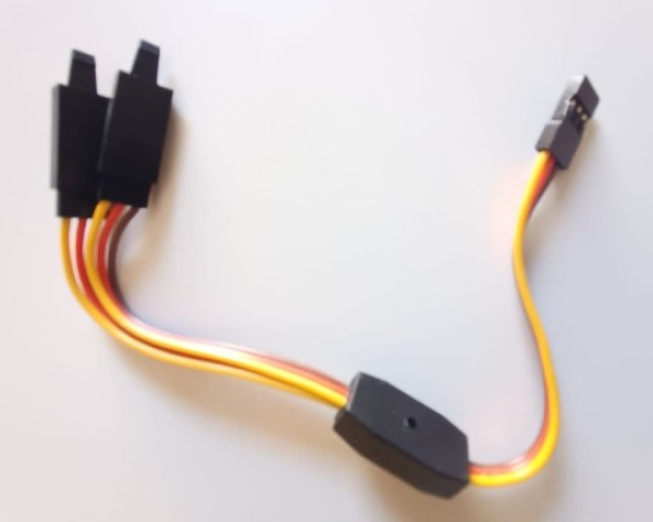 D220-AM3003-4 Y-Kabel JR 15 cm