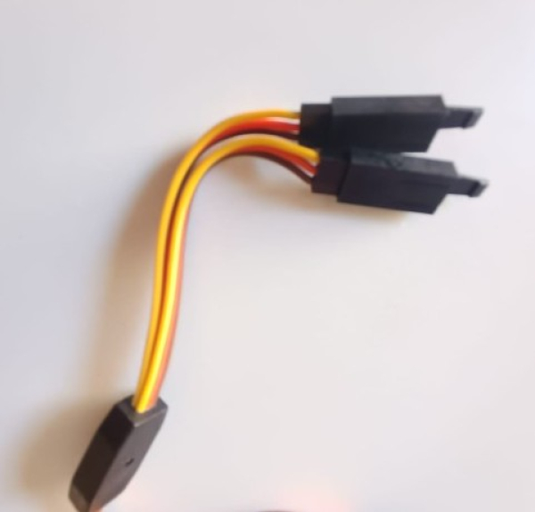 D220-AM3003-4 Y-Kabel JR 15 cm