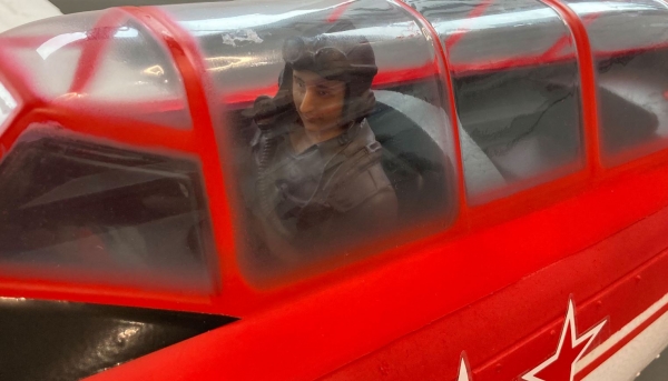 24100 AMXFLIGHT YAK-11 ROT/WEISS EPO 6S PNP