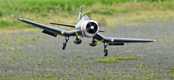 MD10048 Arrows F4U Corsair 1100mm Elektromotor Warbird PNP