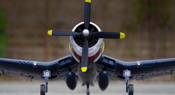 MD10048 Arrows F4U Corsair 1100mm Elektromotor Warbird PNP