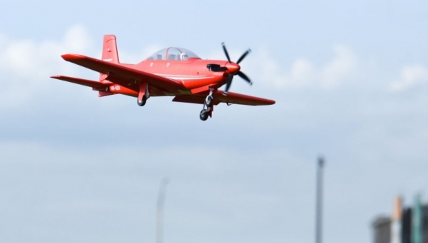 FMS087P-REF FMS PILATUS-PC21 110cm PNP/REFLEX!