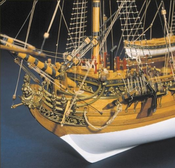 800750 Royal Caroline 1:47/83cm Mantua Kit