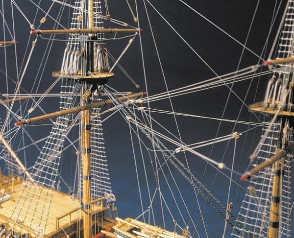 800750 Royal Caroline 1:47/83cm Mantua Kit