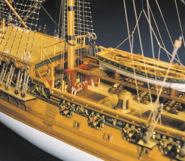 800750 Royal Caroline 1:47/83cm Mantua Kit