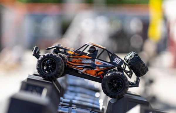 10011 Desert-Rookie 1:18 orange von MODSTER